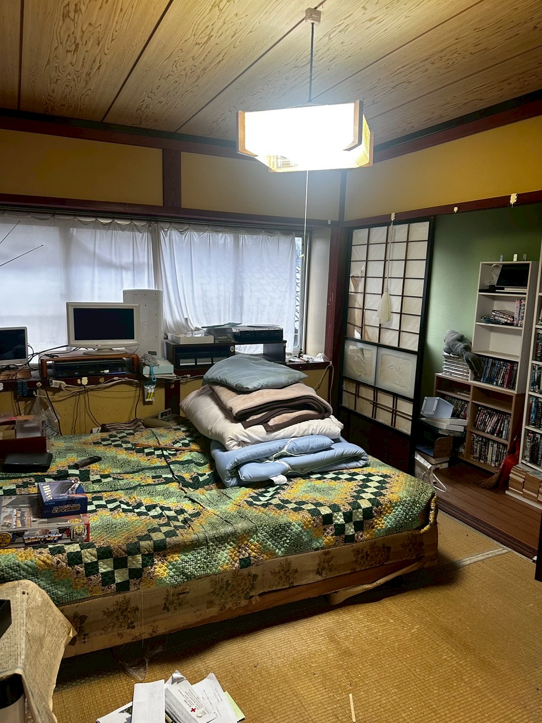 木造住宅２階建・納屋２棟の遺品整理を行いました。