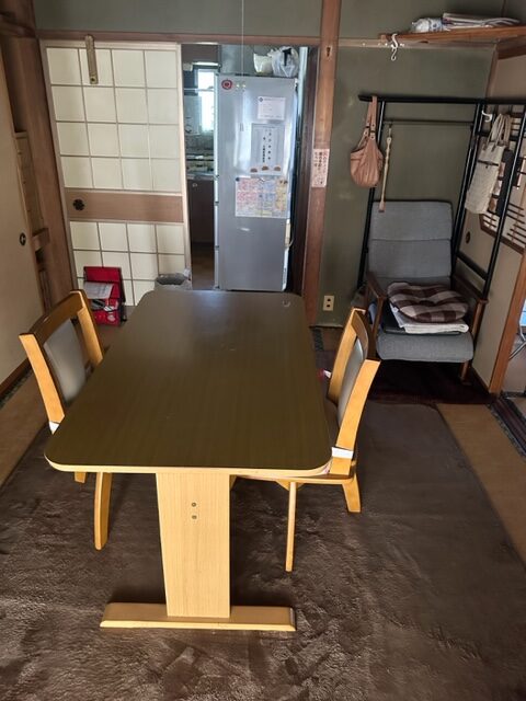 木造住宅一軒家、屋根裏あり・車庫付きの残置処分整理作業を行いました。