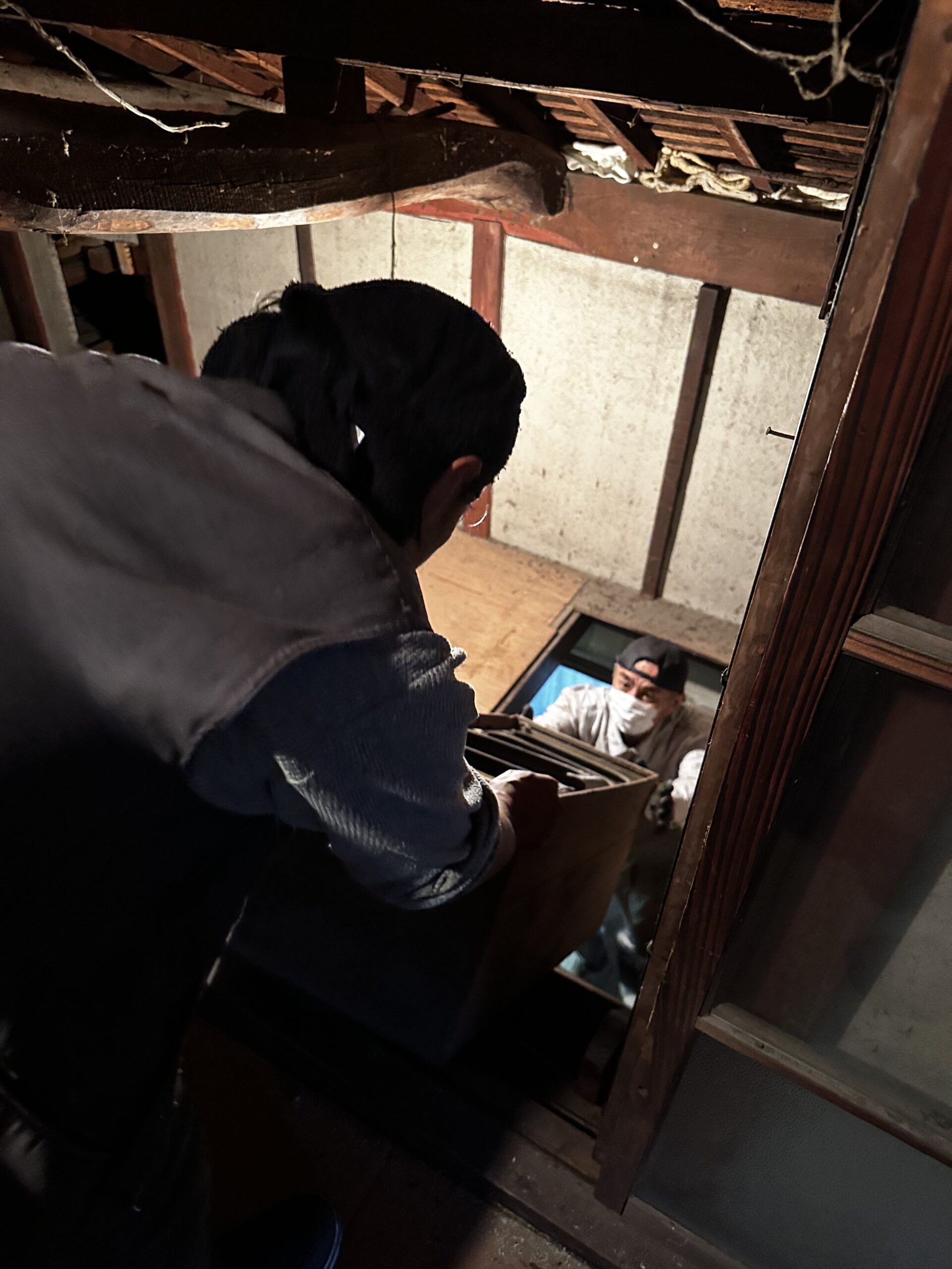 木造住宅２階建・納屋２棟の遺品整理を行いました。