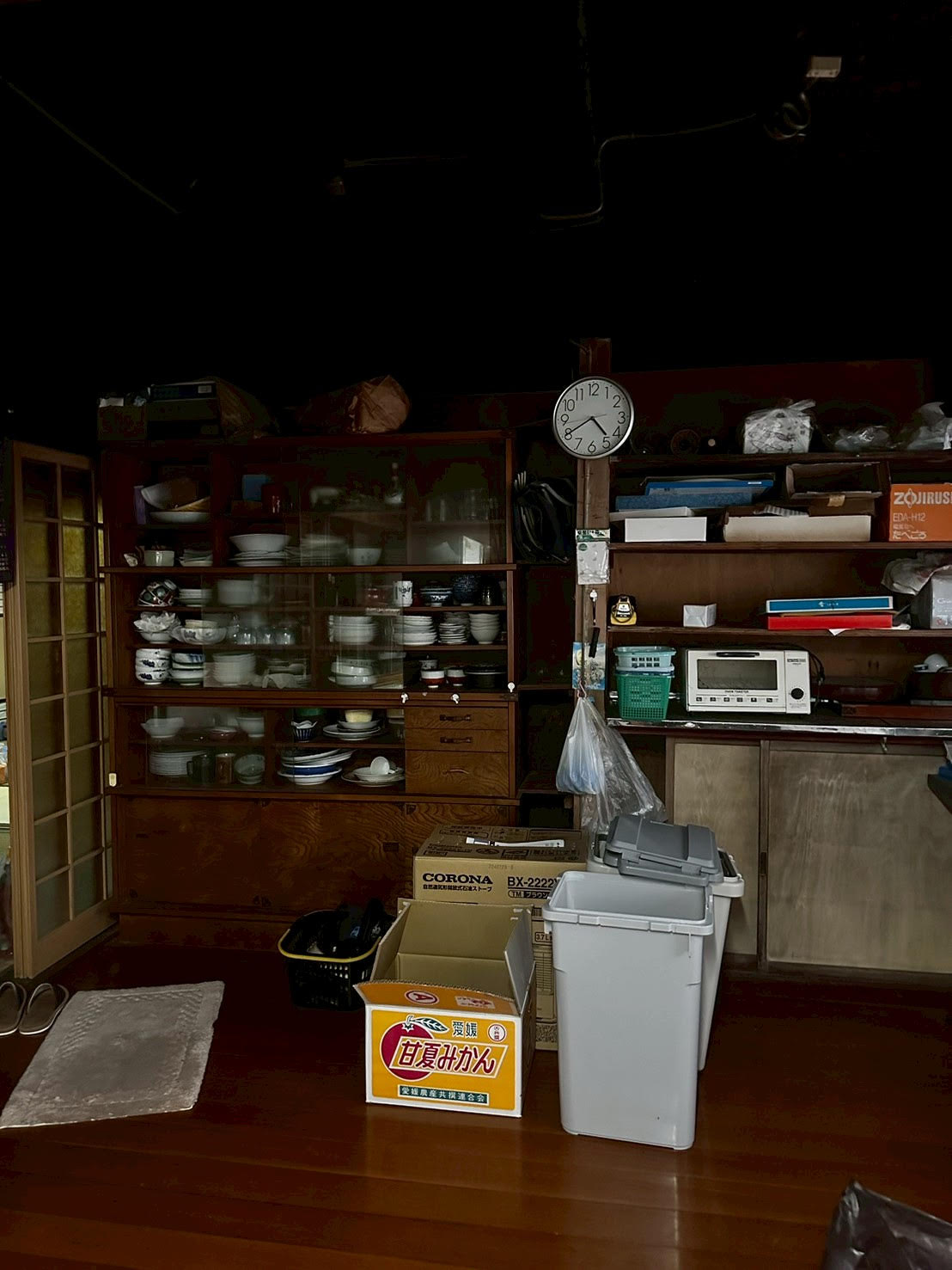 木造住宅２階建・納屋２棟の遺品整理を行いました。