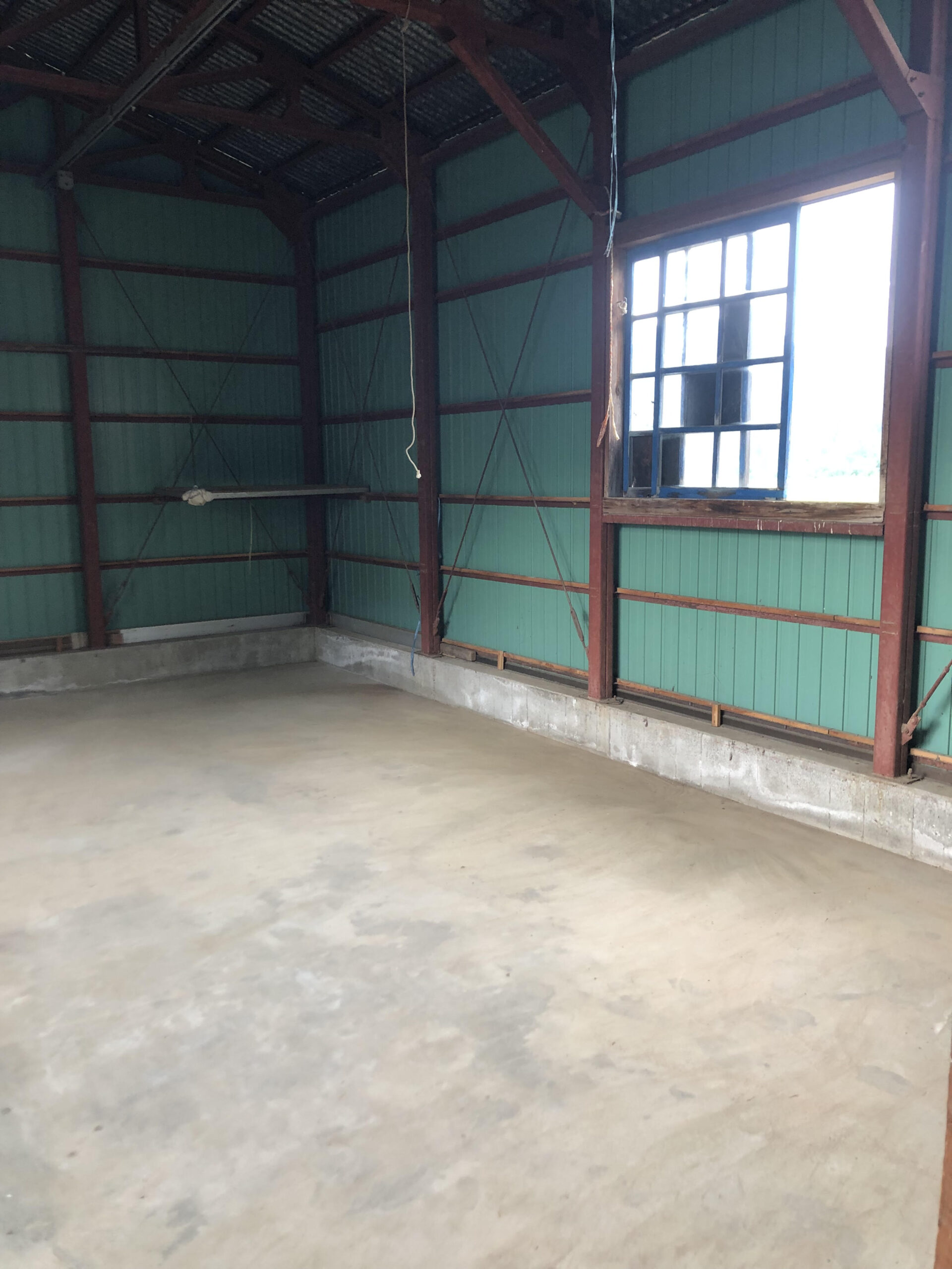 6LDK木造住宅一軒家・納屋2棟の遺品整理作業を行いました。