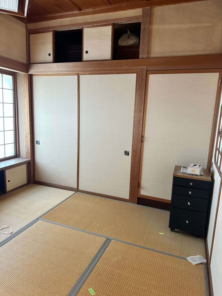 木造住宅での残置物撤去を行いました。