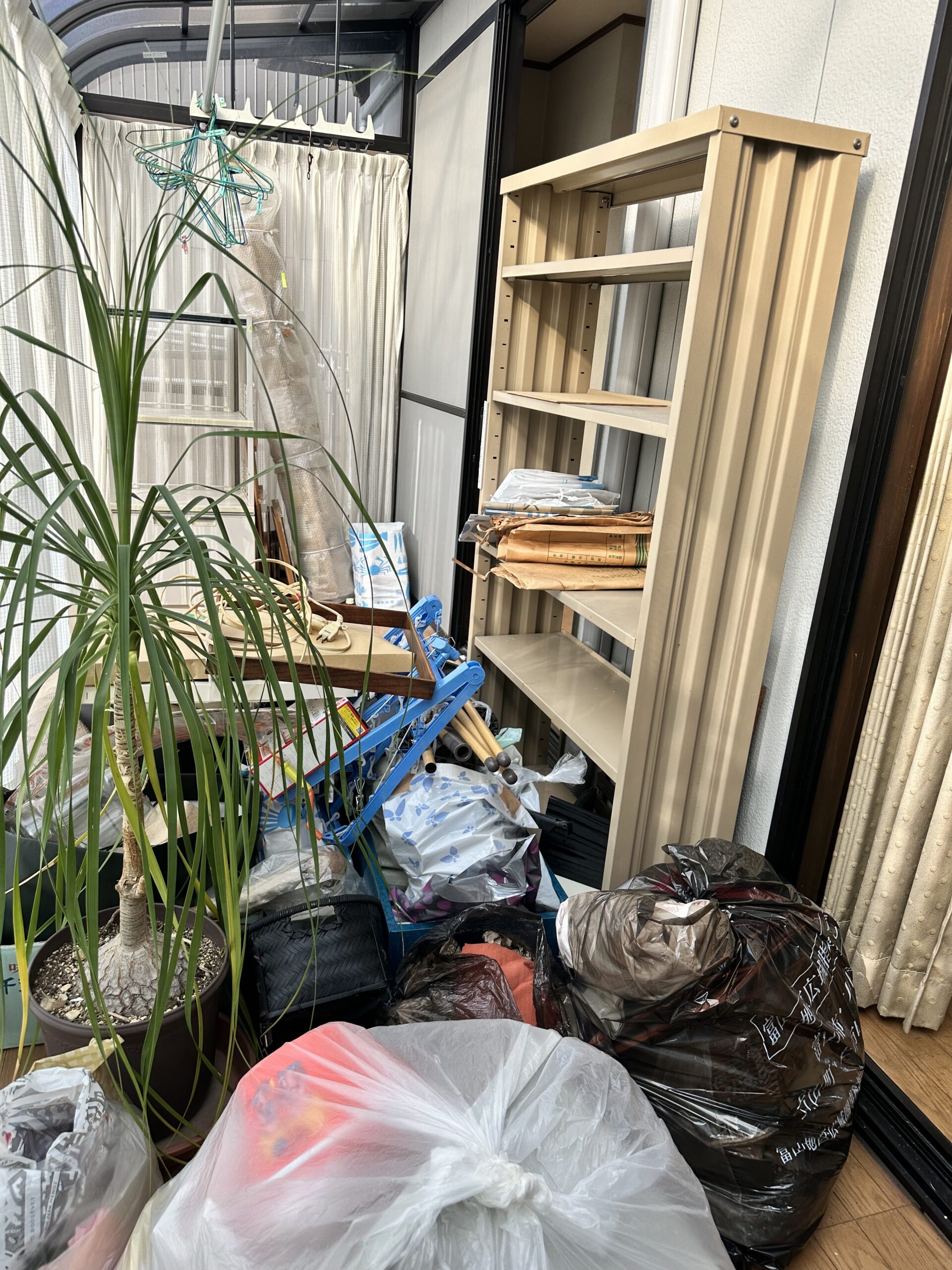 木造住宅での残置物撤去を行いました。